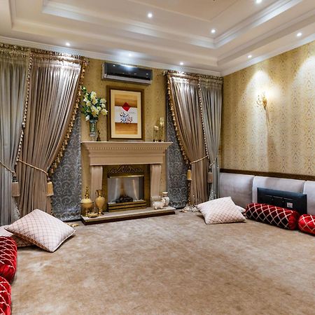 Hotel Luxe Manor Near Delhi Airport นิวเดลี ภายนอก รูปภาพ