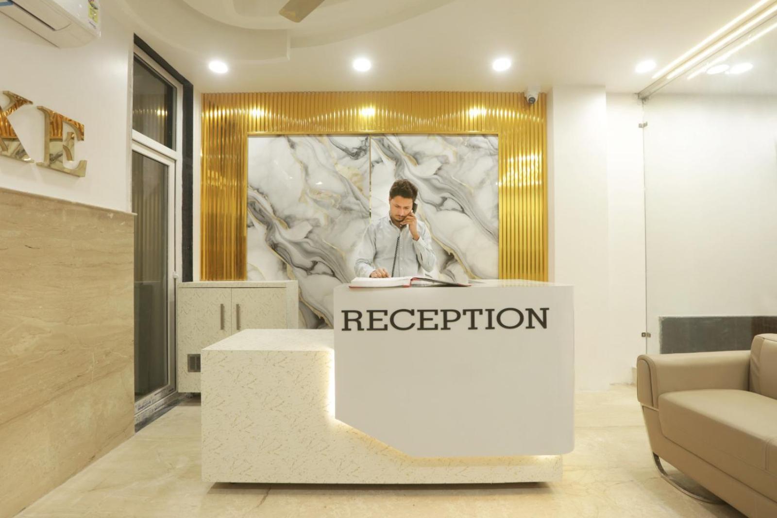 Hotel Luxe Manor Near Delhi Airport นิวเดลี ภายนอก รูปภาพ