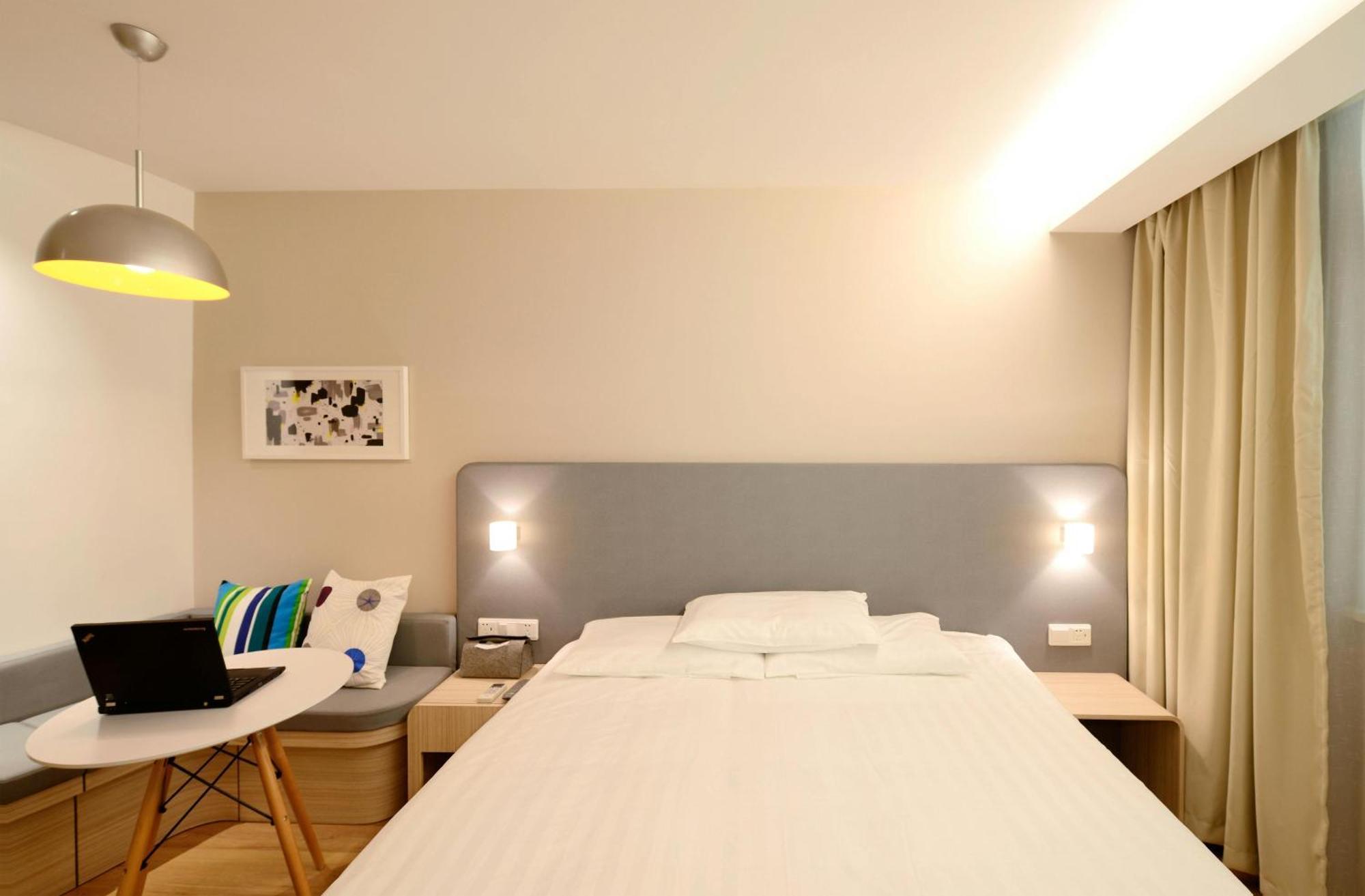 Hotel Luxe Manor Near Delhi Airport นิวเดลี ภายนอก รูปภาพ