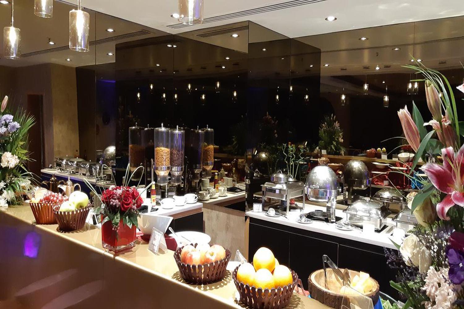 Hotel Luxe Manor Near Delhi Airport นิวเดลี ภายนอก รูปภาพ
