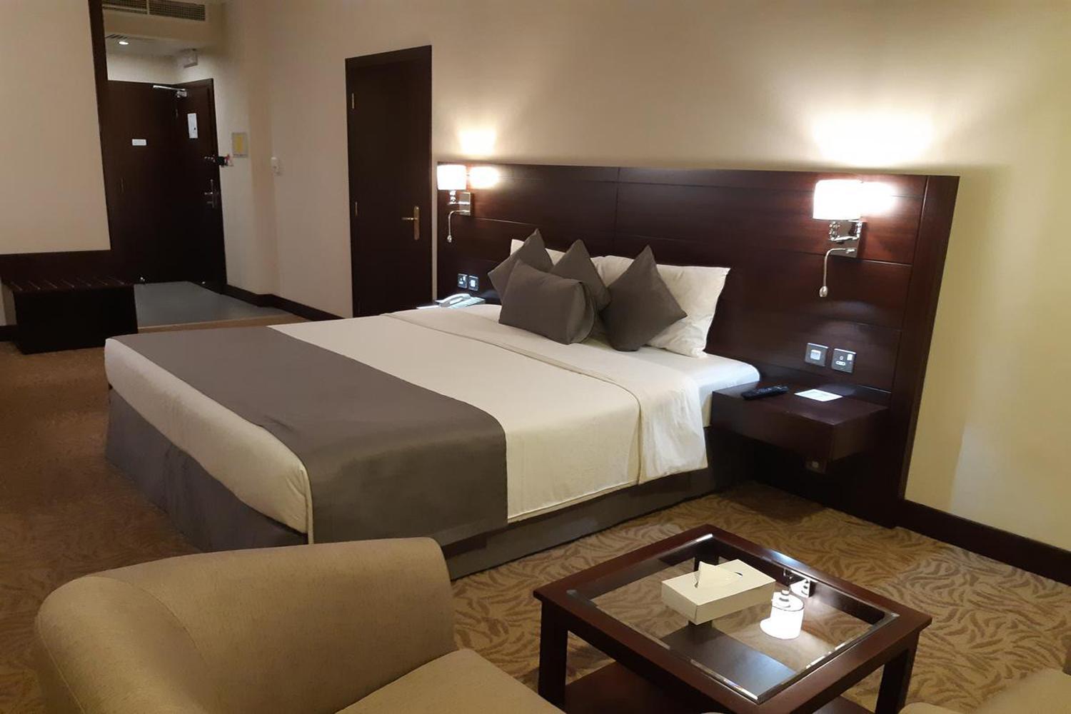 Hotel Luxe Manor Near Delhi Airport นิวเดลี ภายนอก รูปภาพ